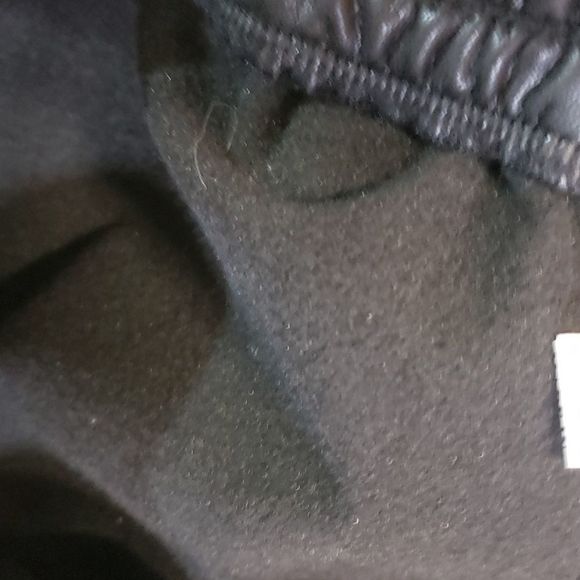 Woman pleather jogger style pants - Picture 9 of 9